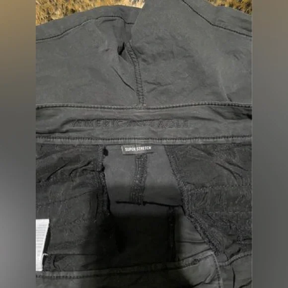 Size 10 Great Conditon Black American Eagle Midi shorts Mid waist NO FLAWS CUTE - Picture 8 of 10